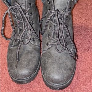 Combat boots